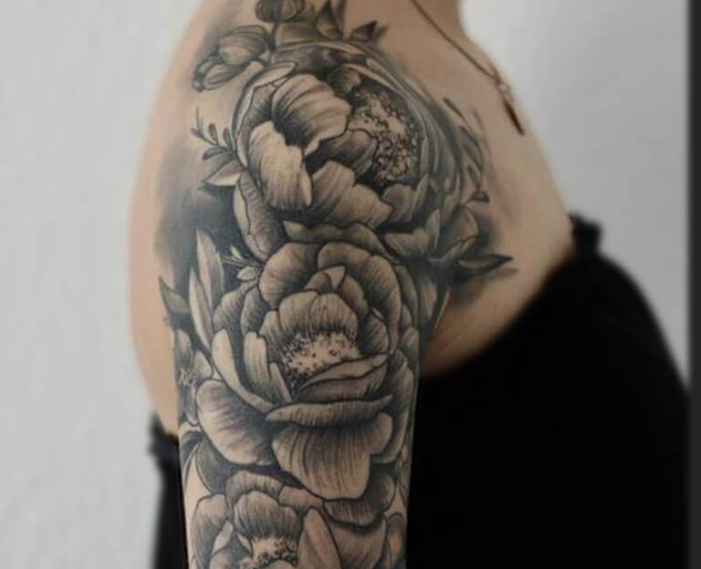 Tättowierhandwerk Hameln | Tattoo Blumenranke
